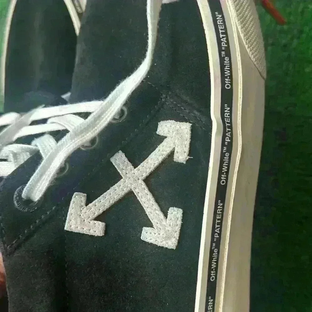 Off-White - Picture 5 of 8